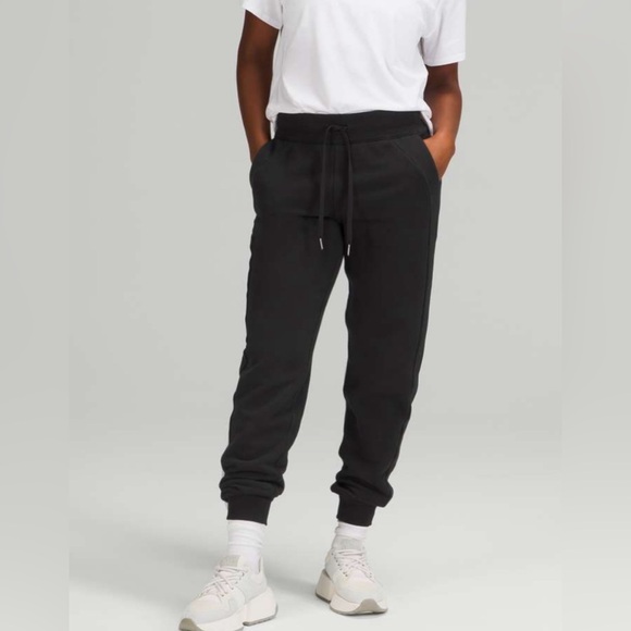 New Lululemon Scuba High-Rise Jogger *Fleece 28" !!! - Picture 3 of 11